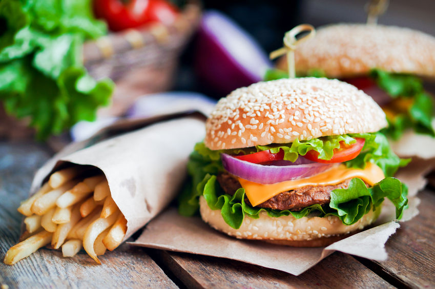 GENÈVE CENTRE : FAST-FOOD / SNACK AVEC PETIT LOYER À REMETTRE